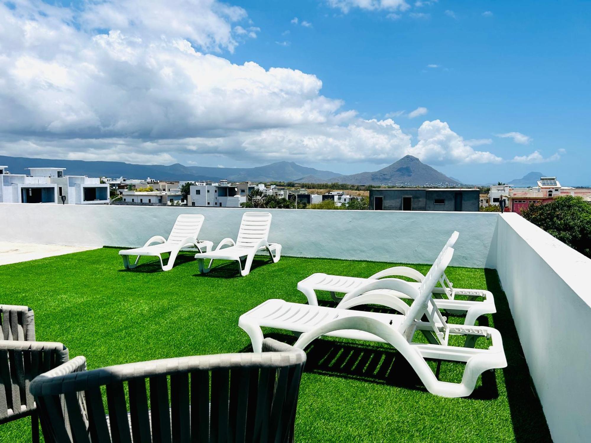 Amazing Sunset View Rooftop. Flic en Flac Bagian luar foto