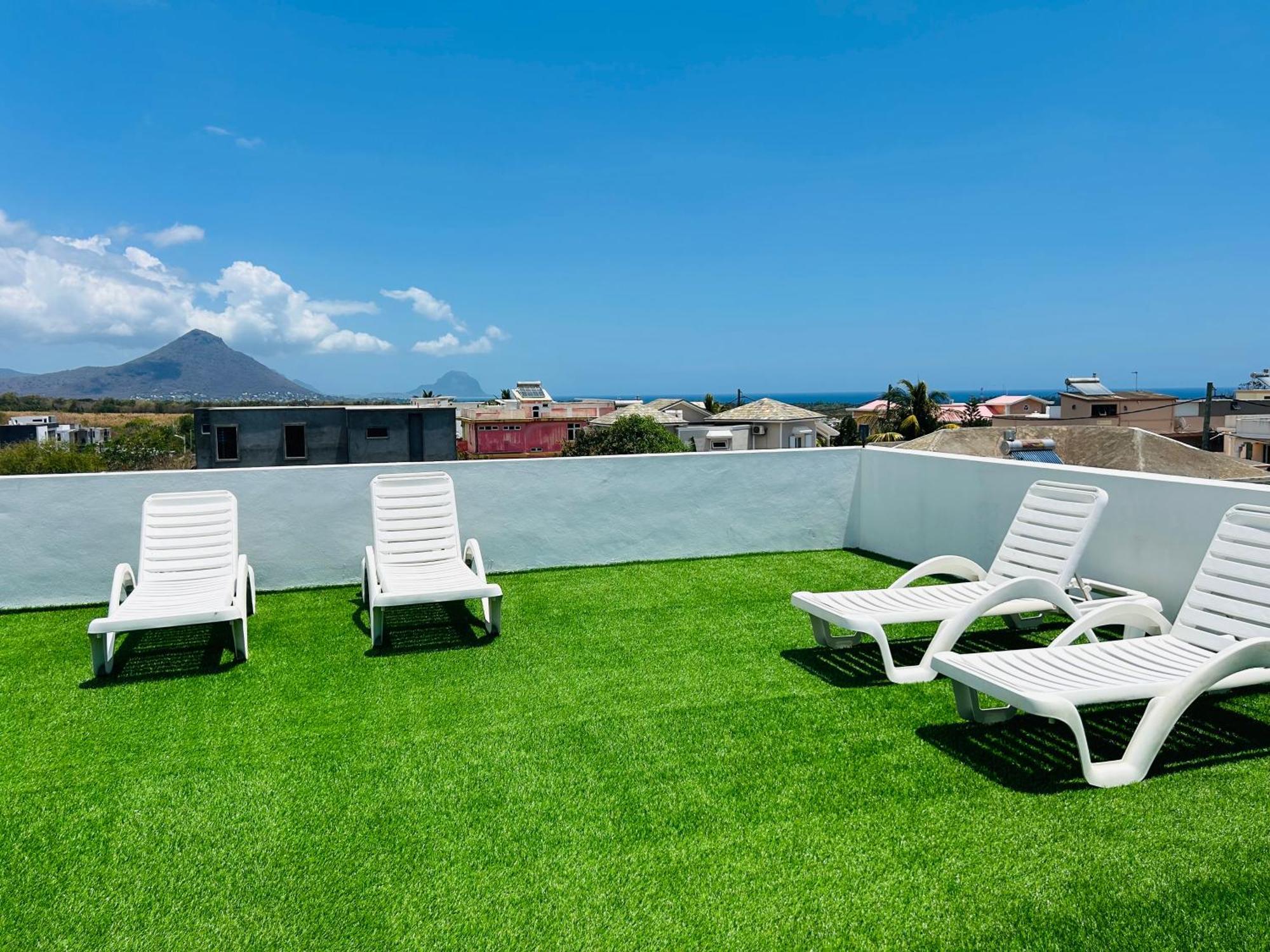 Amazing Sunset View Rooftop. Flic en Flac Bagian luar foto